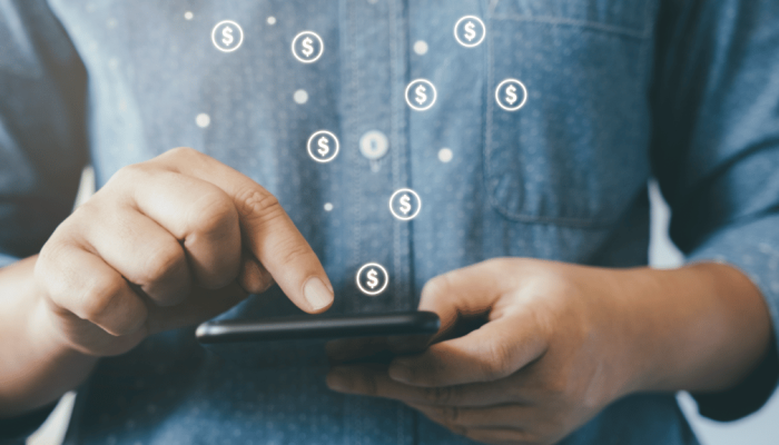 Empreendedor aprendendo como abrir conta jurídica digital para organizar as despesas da empresa.