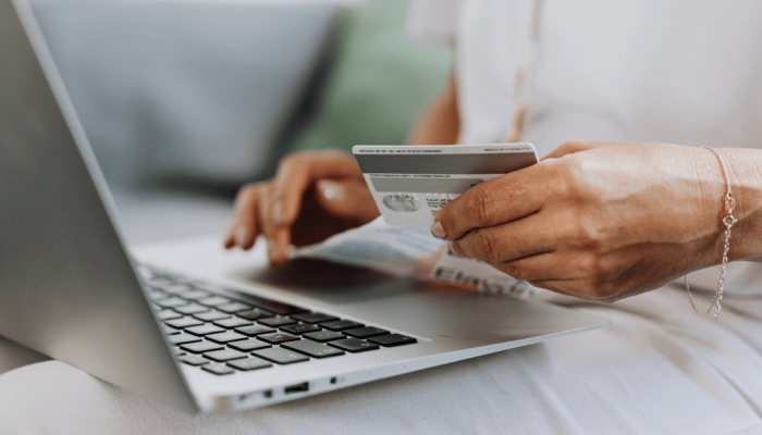 Qual é o melhor cartão de crédito para LTDA? Saiba como escolher. | Foto: Karolina Grabowska/Pexels